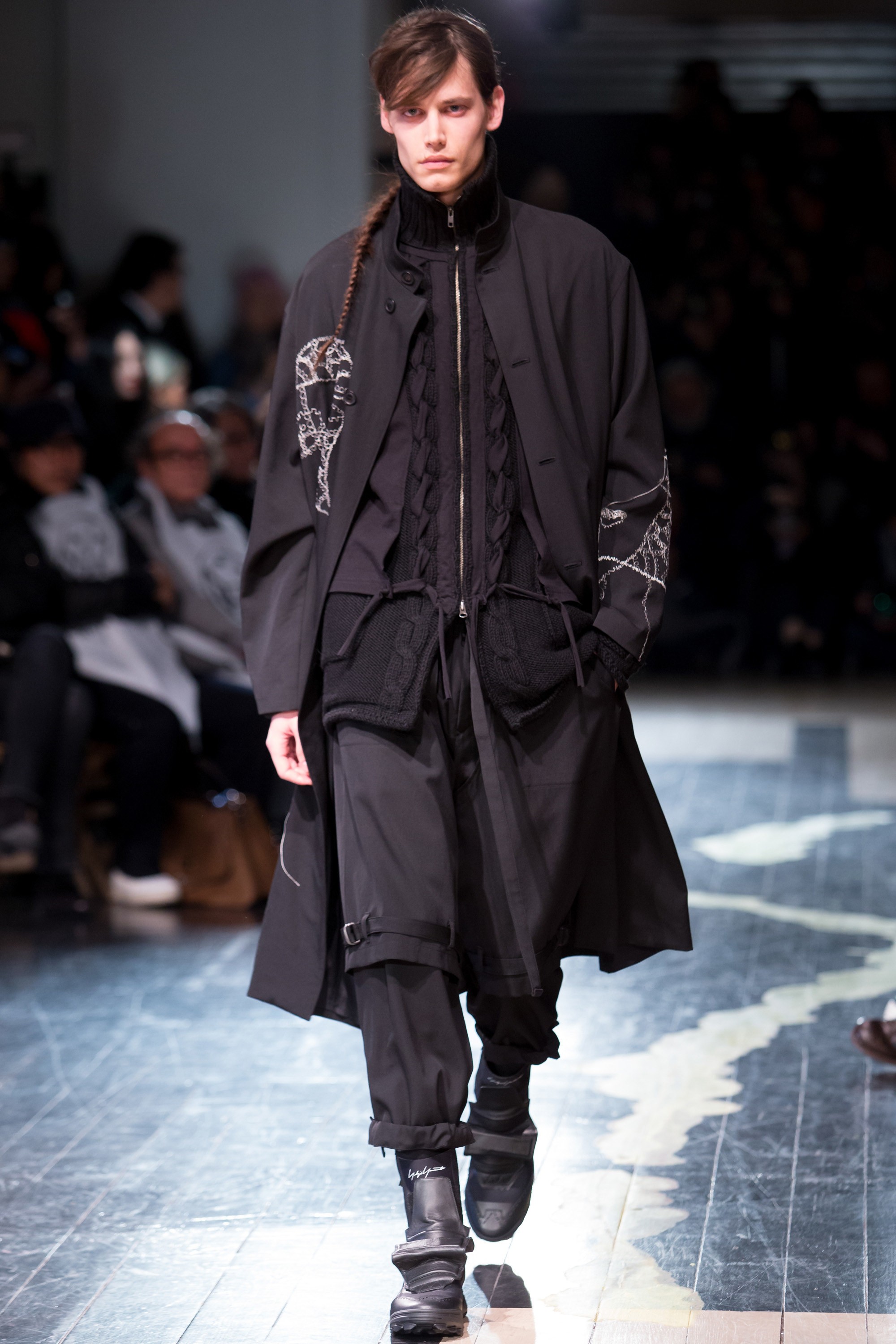 Yohji Yamamoto 2016秋冬系列 巴黎男裝周的暗黑美學與解構(gòu)藝術(shù)